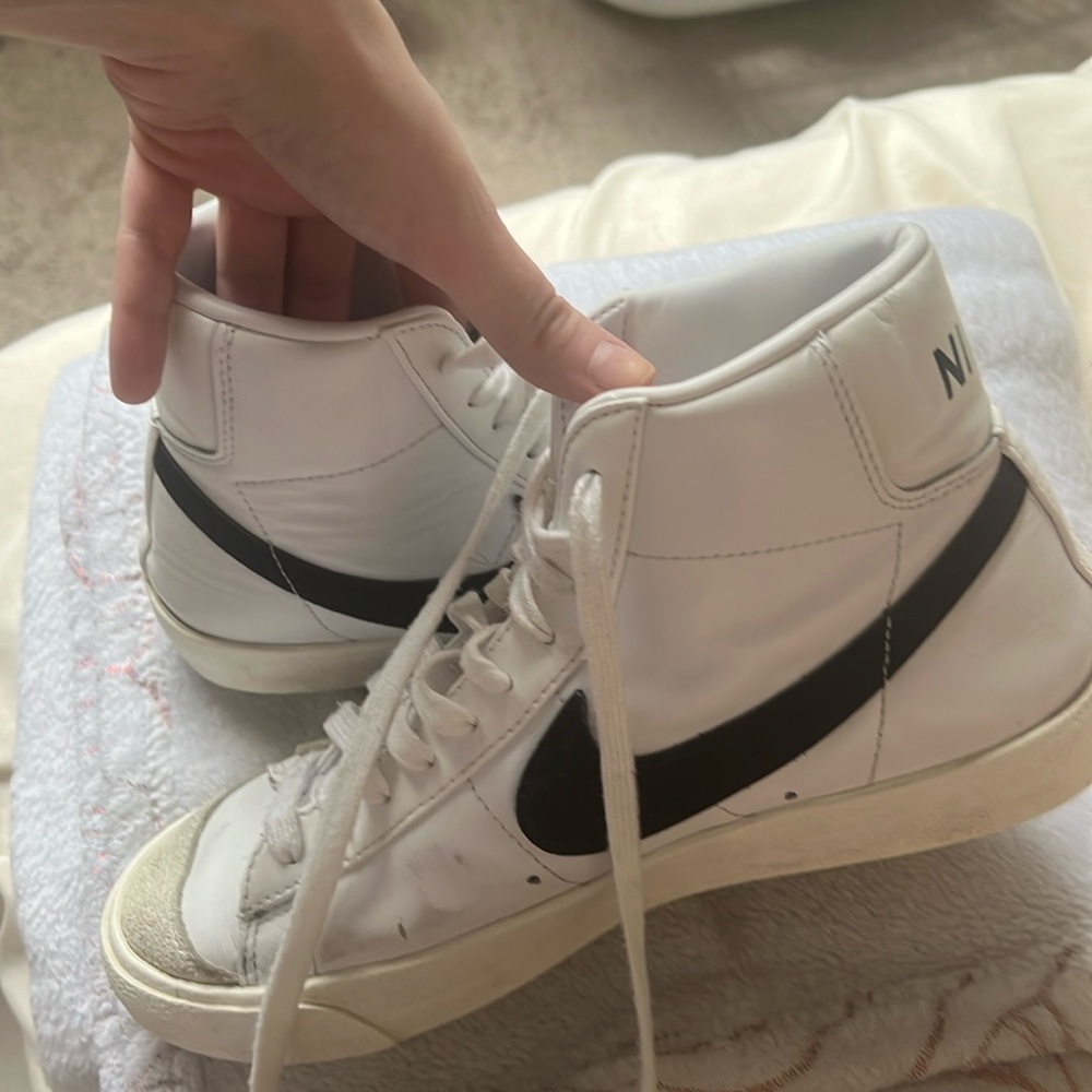 Nike blazers size 9